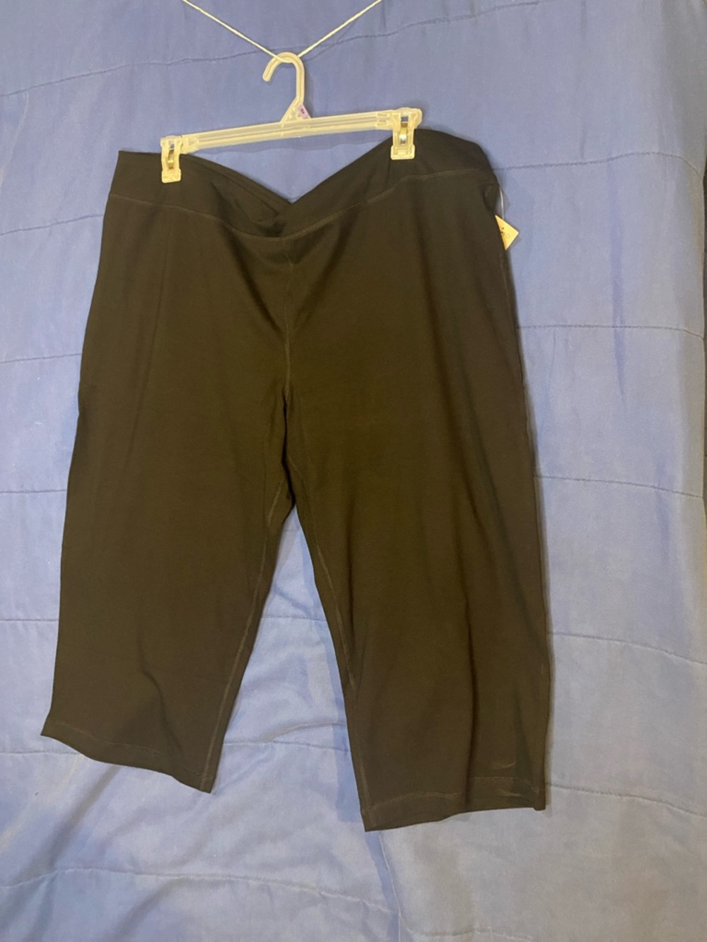Athletic Works Women's black Capris